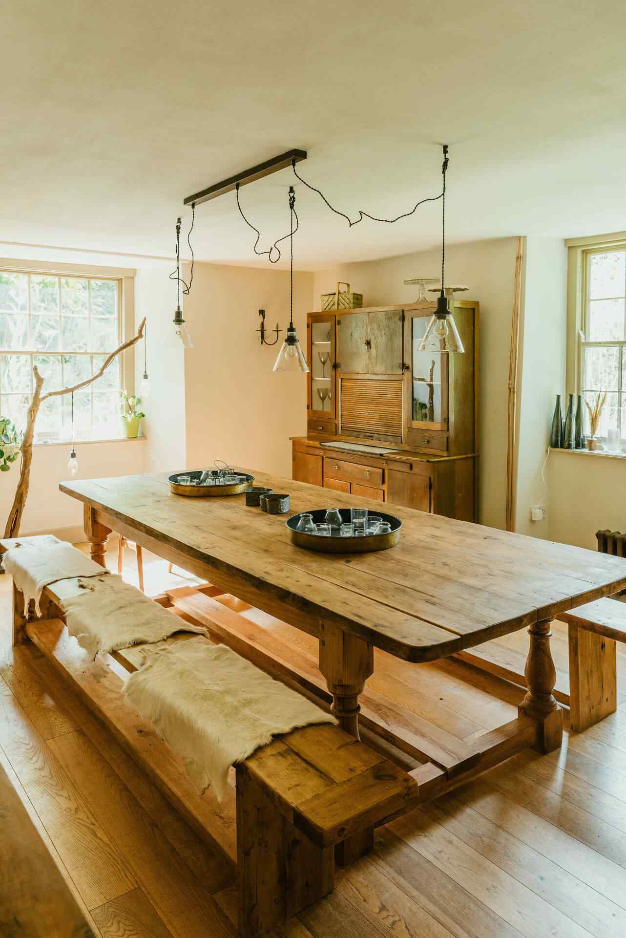 Photoshoot location dining room elegant farmhouse
