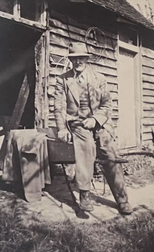 An old photograph of the artist Fred Appleyard